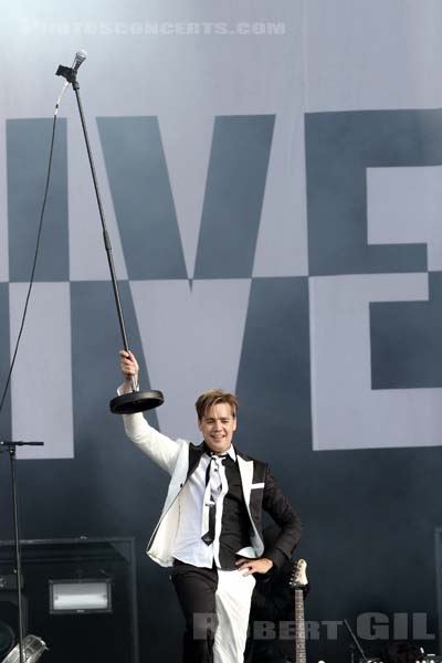 THE HIVES - 2018-06-17 - BRETIGNY-SUR-ORGE - Base Aerienne 217 - Main Stage - Per Almqvist